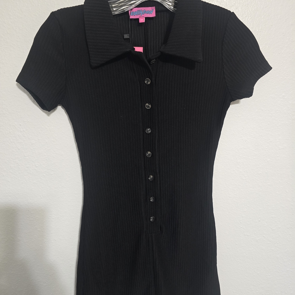 Elegant Black Ribbed Button-Up Bodysuit